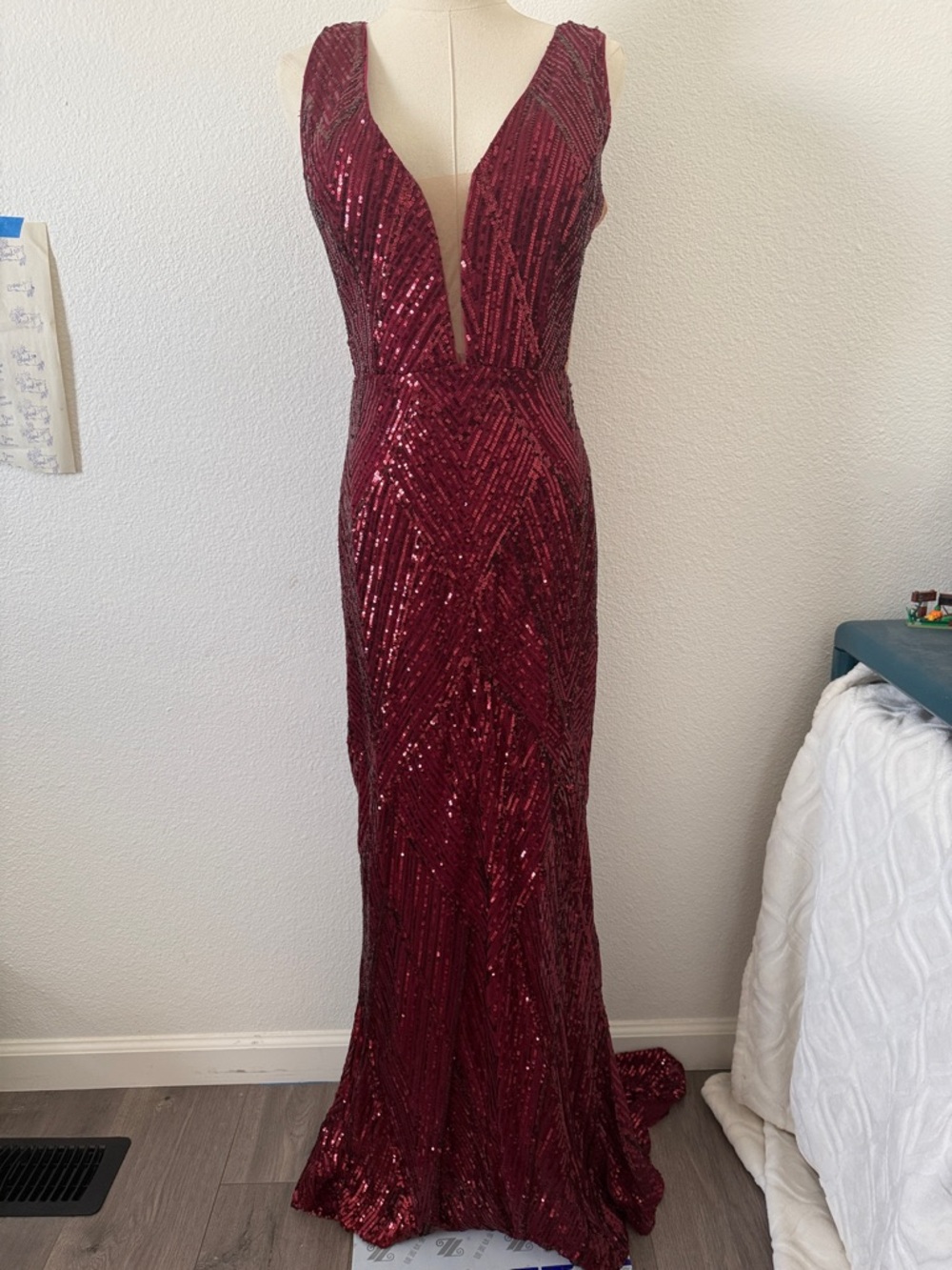 Burgundy Sequin Plunge Evening Gown Size Large